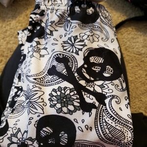 Girls large /Xl Skull leggings